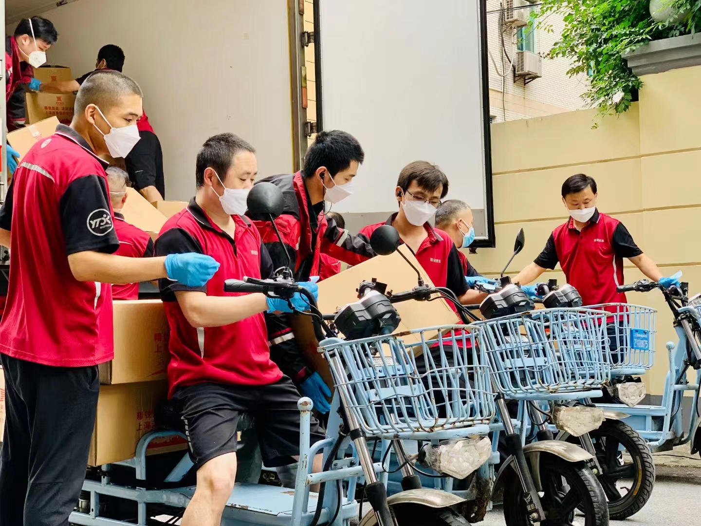 快递员返乡：300公里3年未回家，回家过年才是团圆