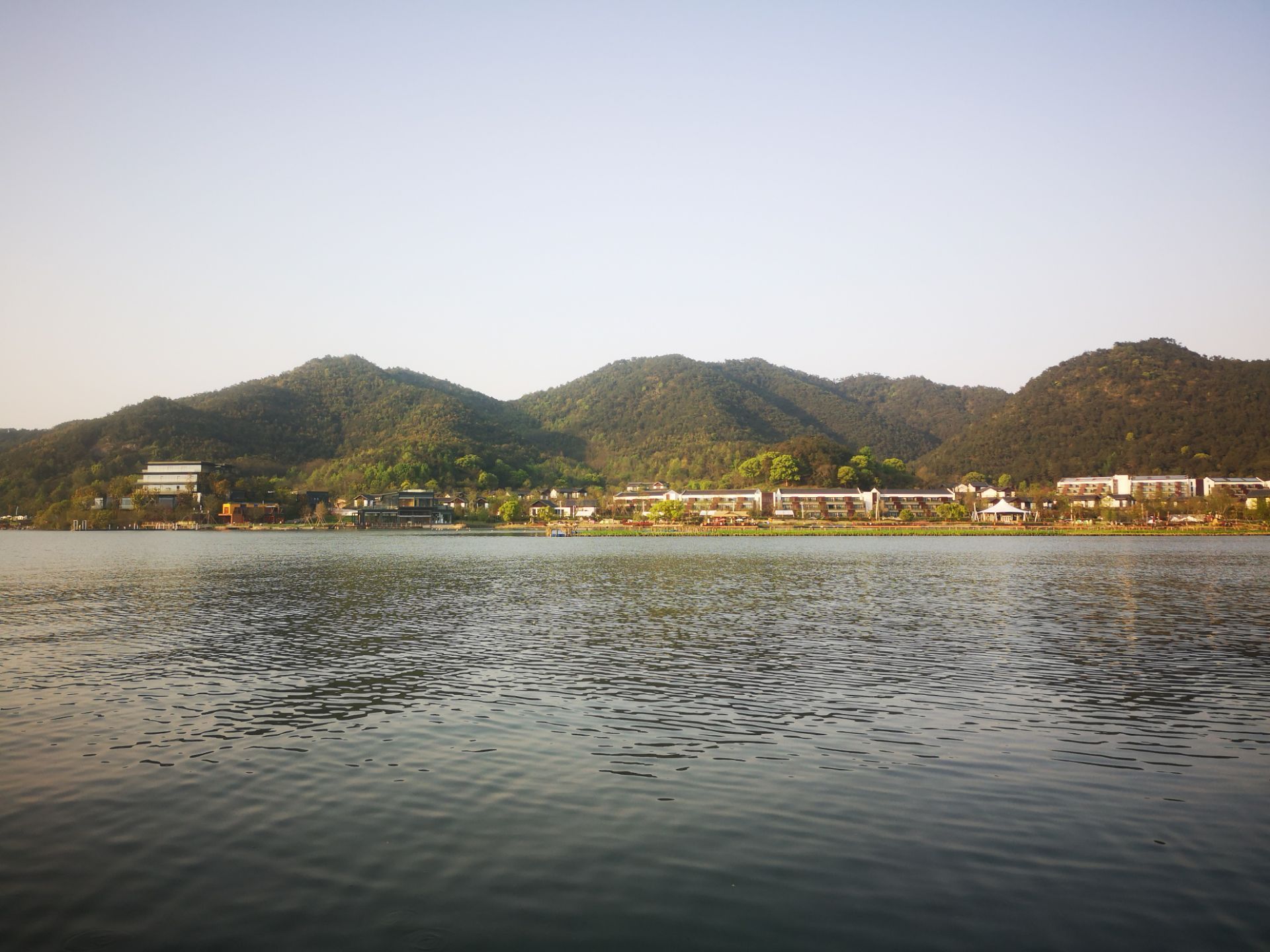 {21點}(东钱湖旅游度假区行政服务中心)