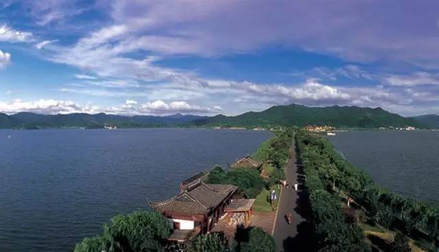 {21點}(东钱湖旅游度假区行政服务中心)