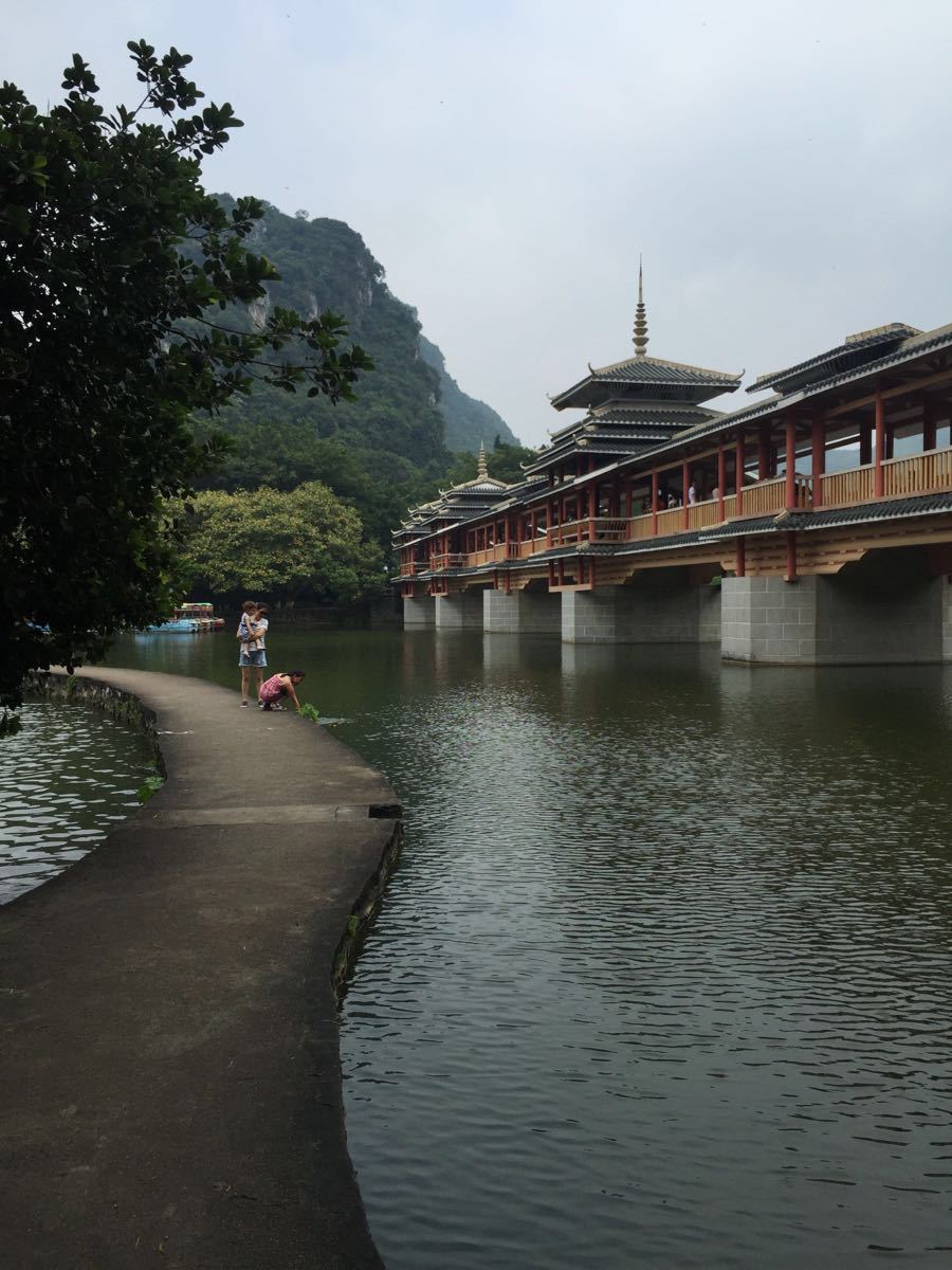 {賭波}(广西旅游必去十大景点排名)